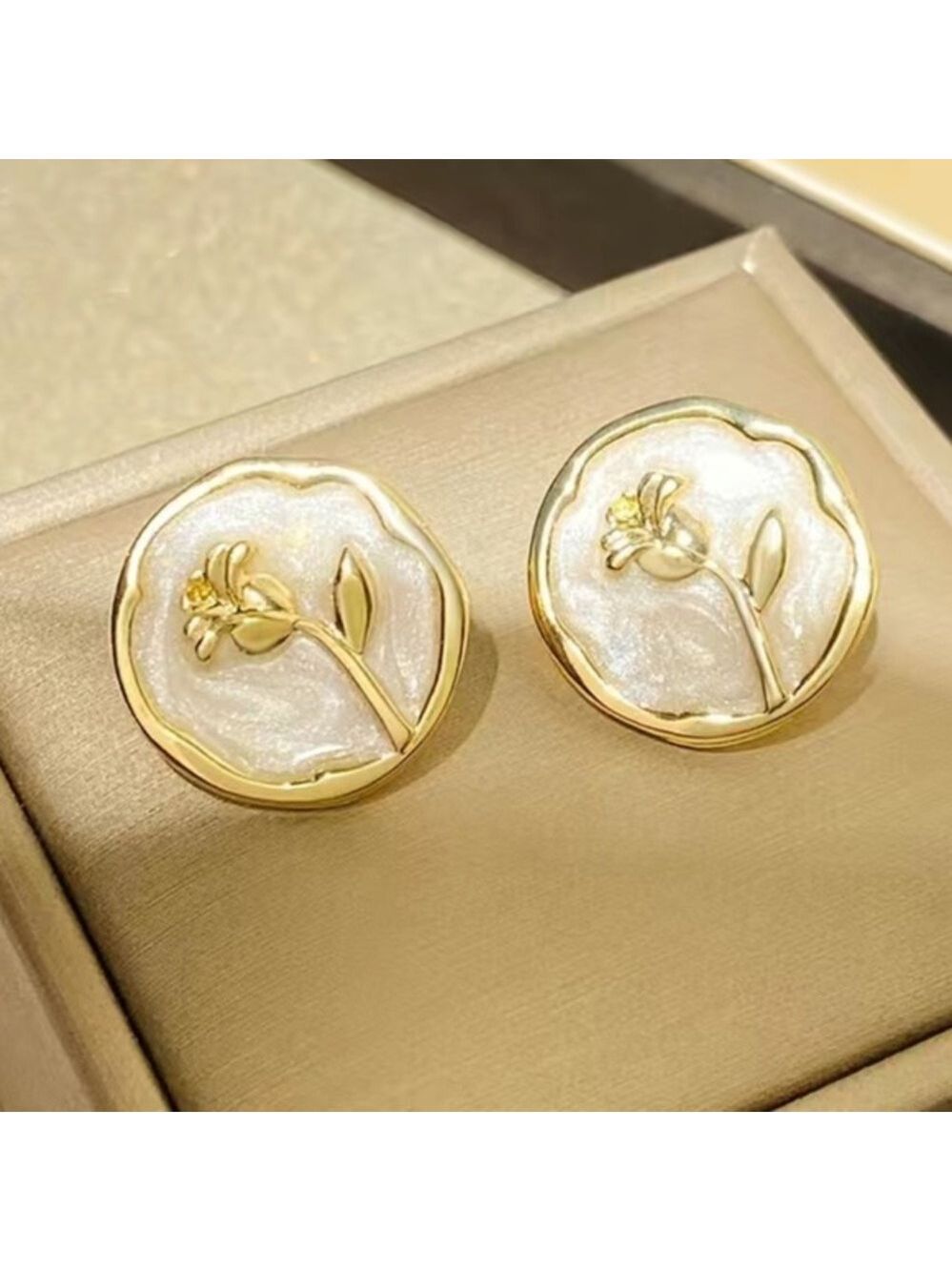 Roses elegant floral 14K gp rounded earrings